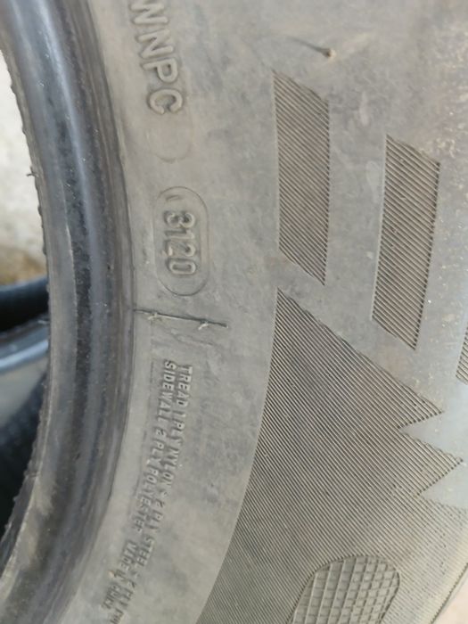 Продавам зимни гуми 235/70 r16