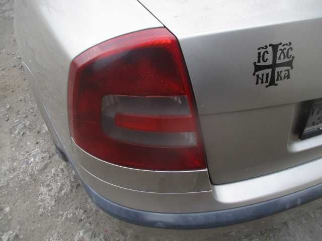 Tripla stop stanga dreapta spate SKODA OCTAVIA 2 an 2006 limuzina