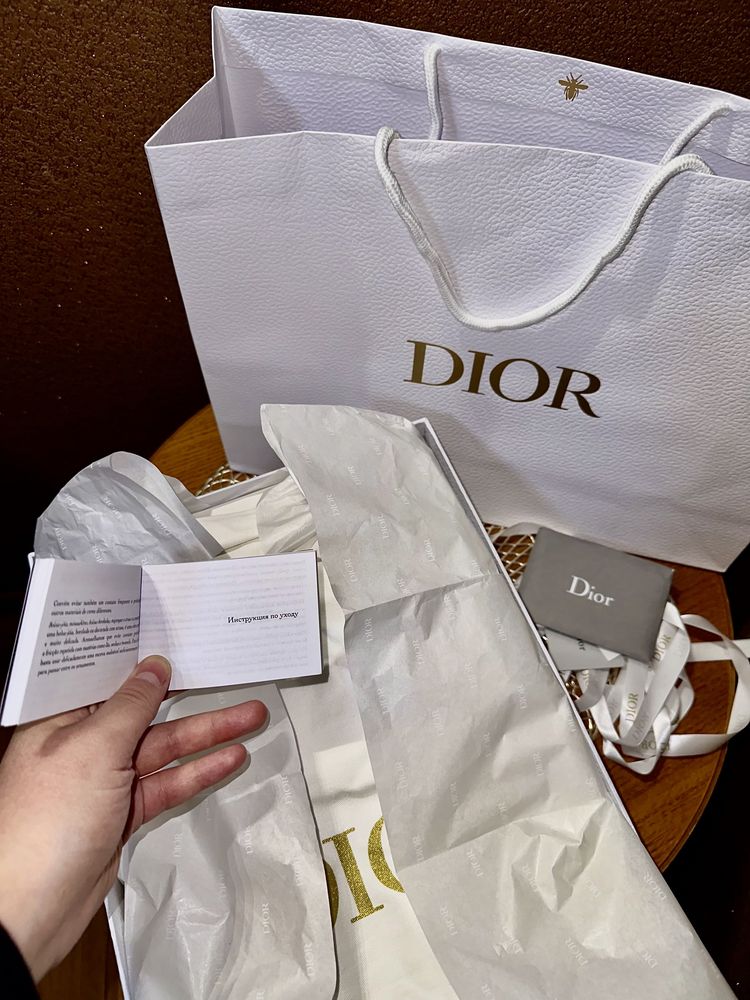 Подарок на 8 марта на день рождения Dior сумка браслет блокнот косме