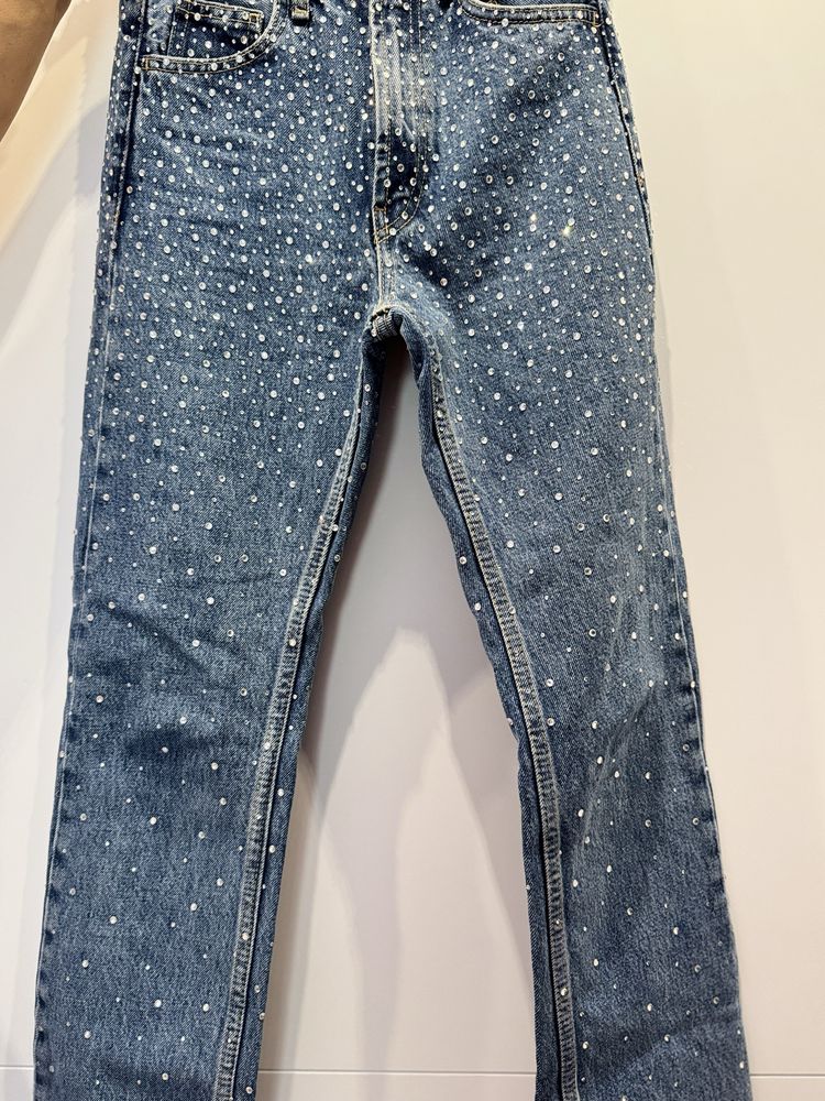 Дънки с камъчета Zara