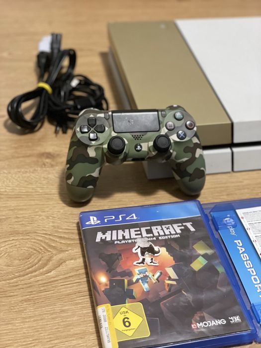 Consola PS4 (Playstation 4) GOLD edition + 2 Controllere +Jocuri Bonus