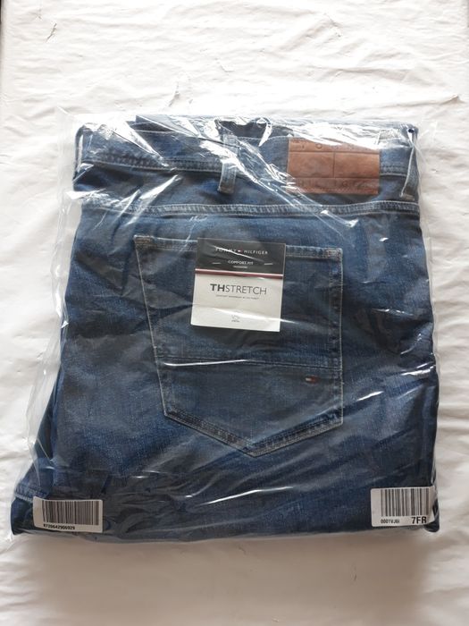 Blugi batal Tommy Hilfiger nr 50/36 originali
