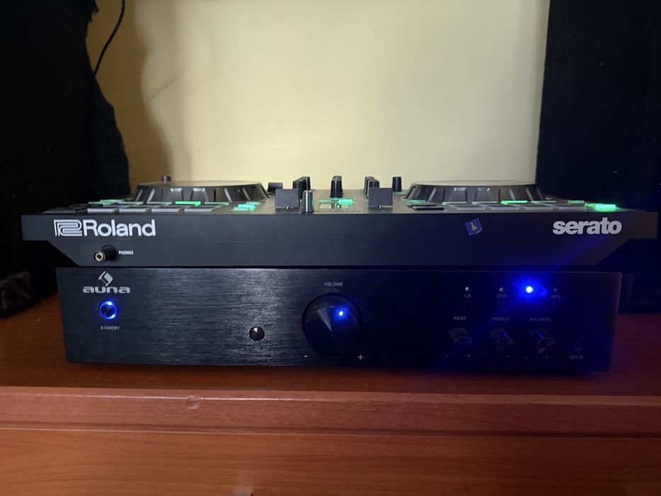 Consola Roland DJ202 și Amplificator Auna AV2-CD508