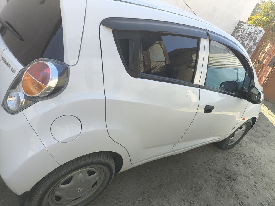 Spark автомобиль