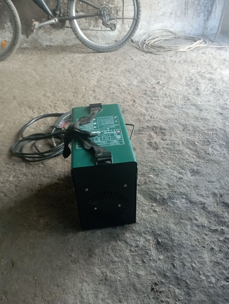 Vând radiator de căltura pe fotocelule Și aparat de sudură