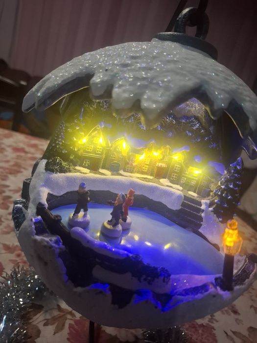 Снежна  музикална топка