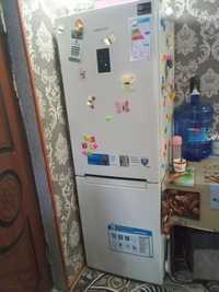Продаётся холодильник самсунг