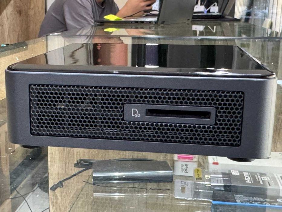 MiNi PC intel NUC10FNK Core i7-10710U ram 16 ssd 256m2