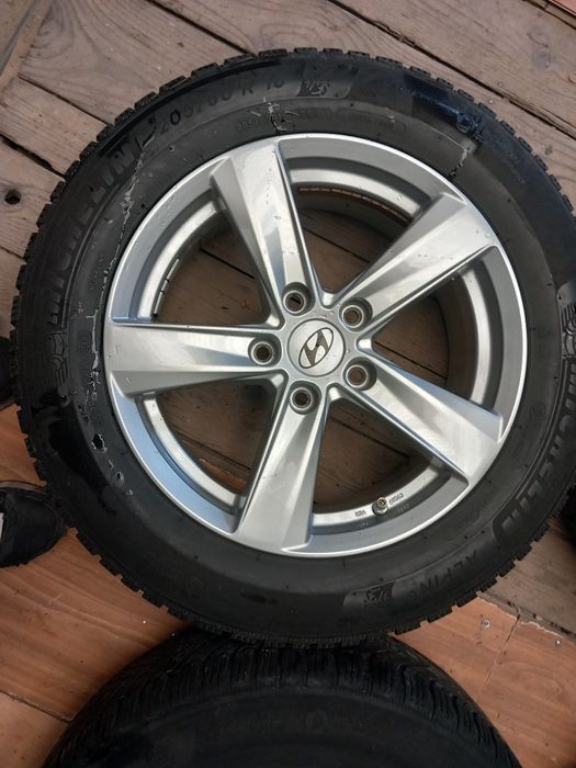 Jante hyundai r16 5x114.3 et 40 anvelope de iarna 205 60 16