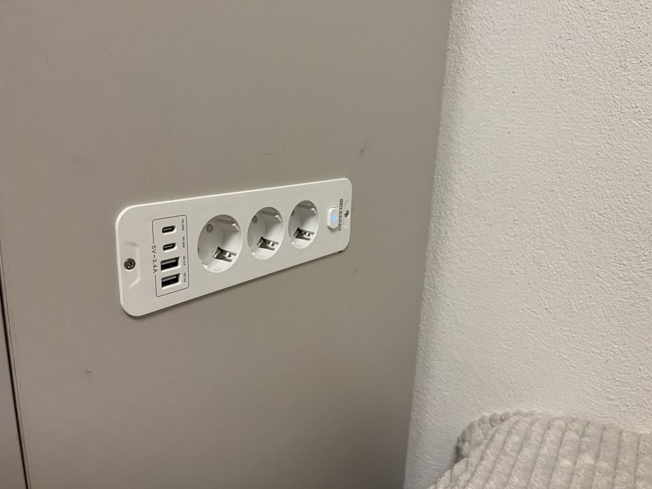 Вграден разклонител/контакт