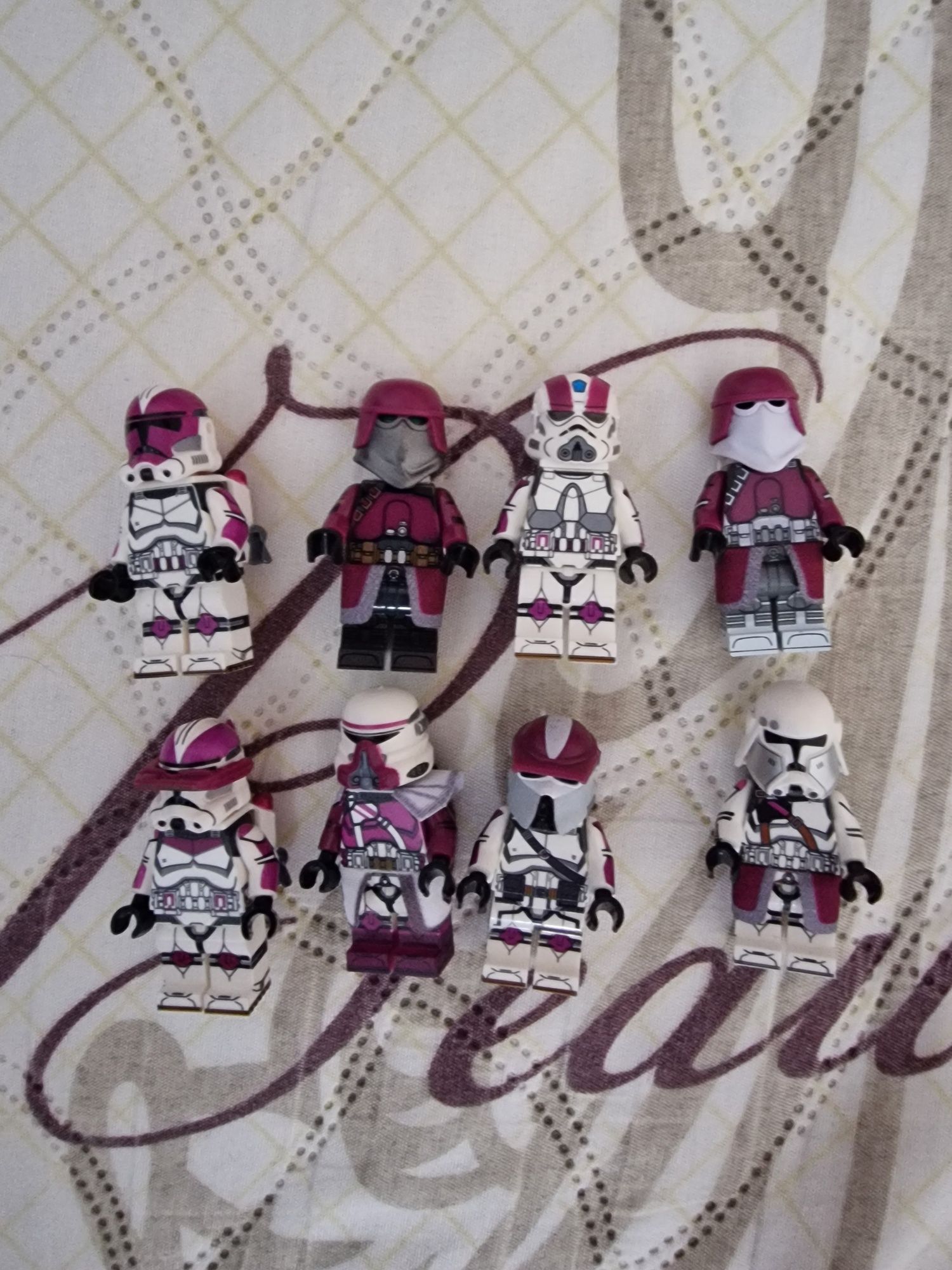 Lego star wars set and minifigures