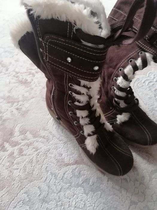 Дамски ботуши от ест велур