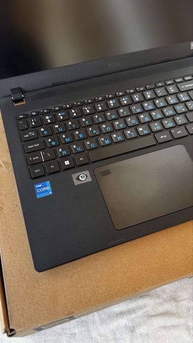 Продам бизнес ноутбук core i5 8/256 sotiladi
