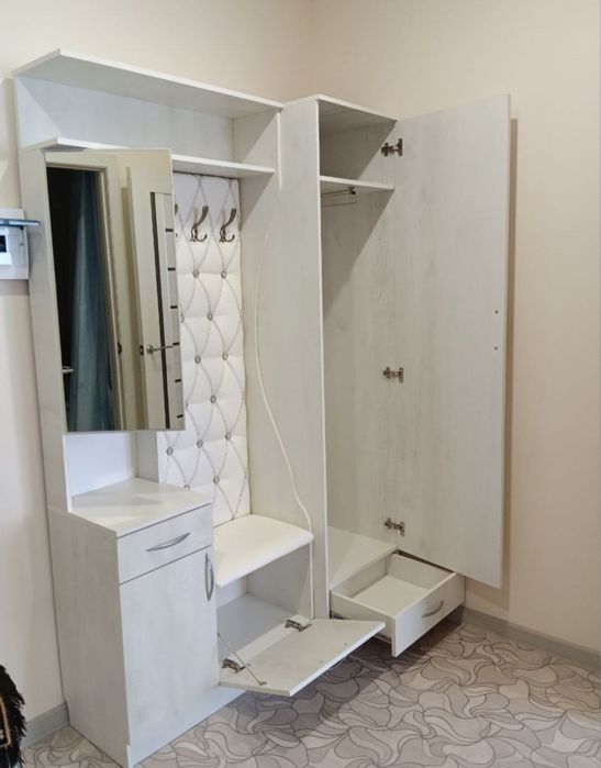 Новый шкаф для прихожей