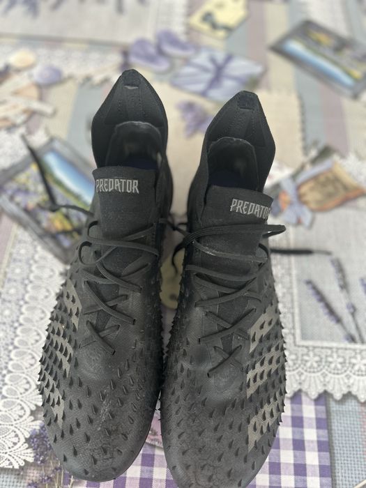 Vând ghete de fotbal adidas predator profesionale