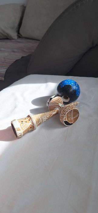 Kendama facuta manual doar doua in stoc