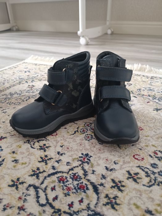Продам зимние ботинки