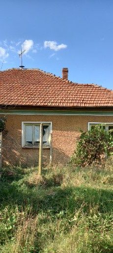 Къща в с. Славяни обл. Ловеч