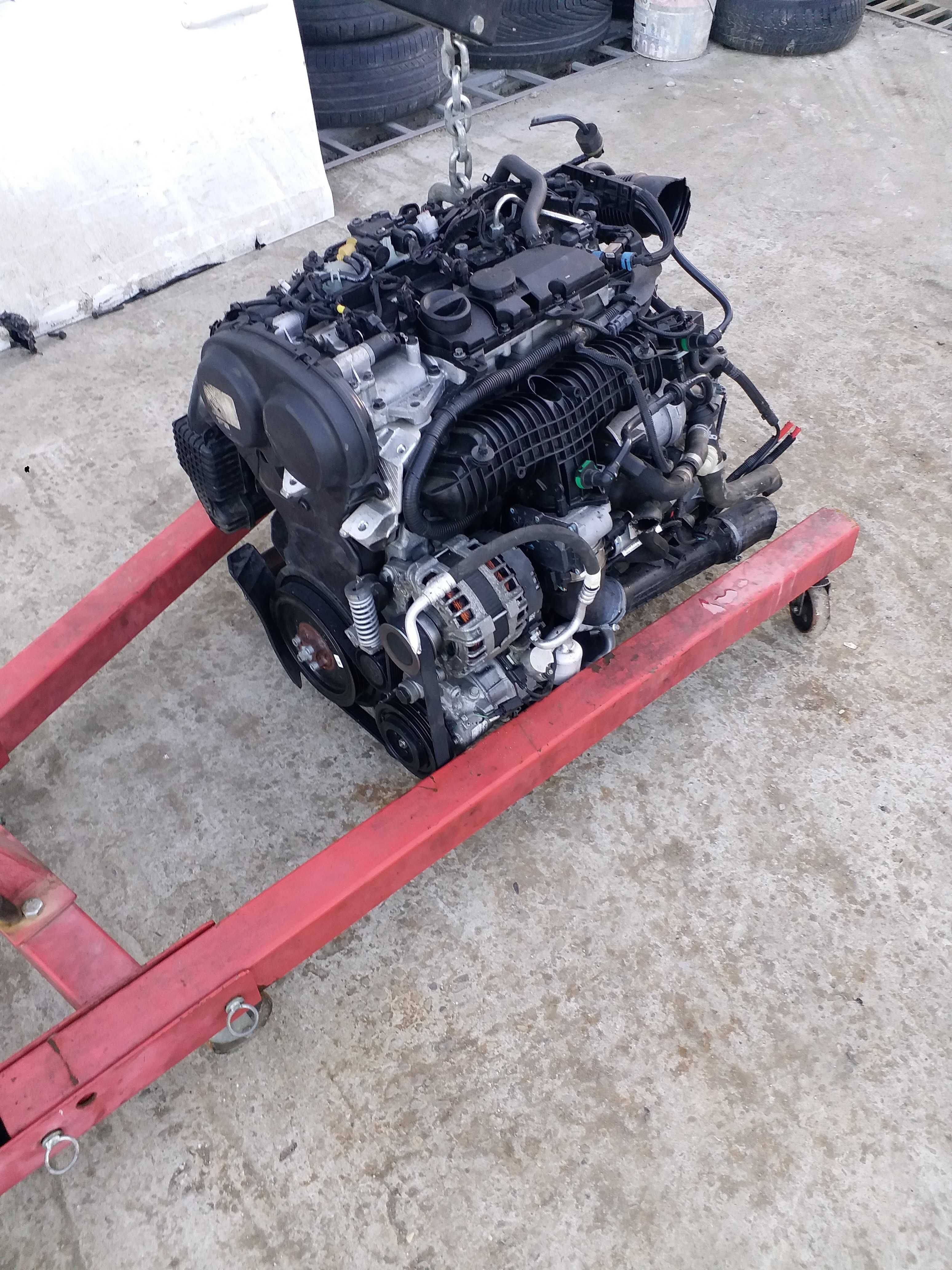 Motor + Cutie Viteze VOLVO V40 II 2.0 Benzina T2 Cod B4204T38