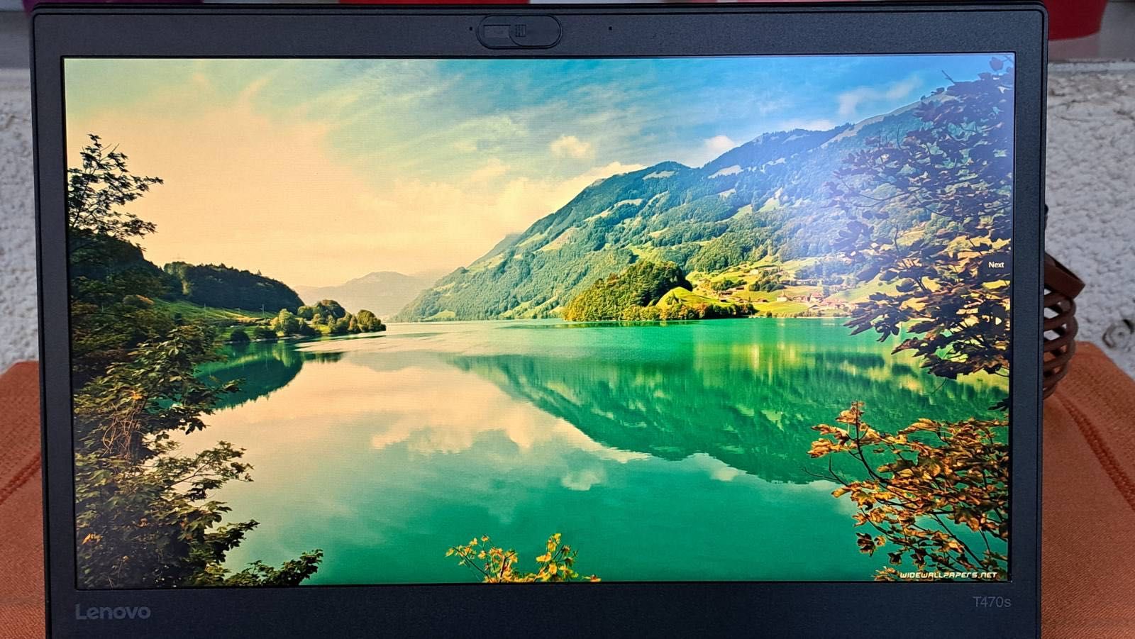 Отличен Thinkpad T470s (до 5 часа на батерия)