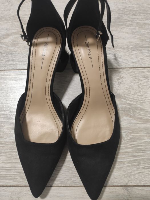 Черни токчета bershka