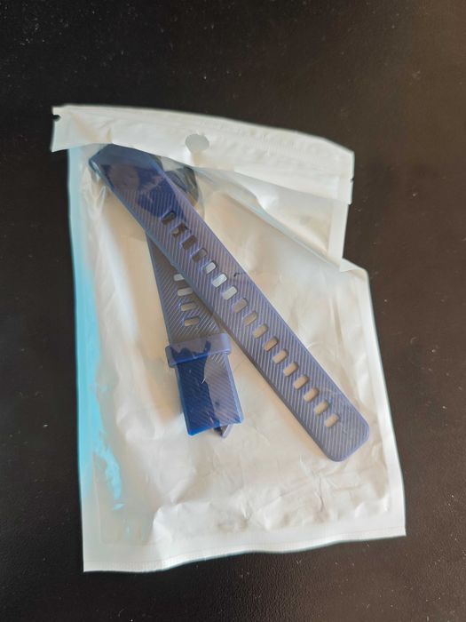 Продавам фитнес гривна Huawei Honor band 4