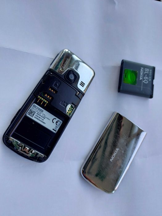 Nokia 6700 original shiny silver decodat cu doar 96 ore vorbite pe el