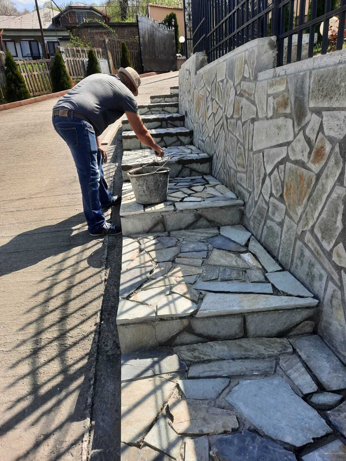 Piatra Naturală de Munte Livrată și Montată Profesional la Tine Acasă