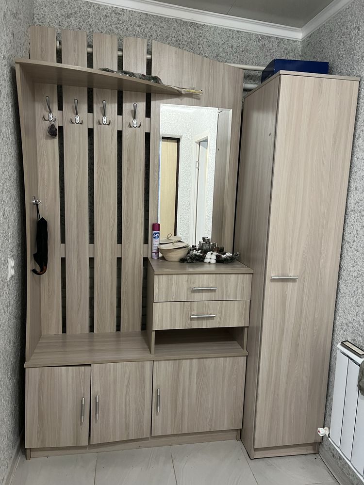 Продам шкаф в прихожую