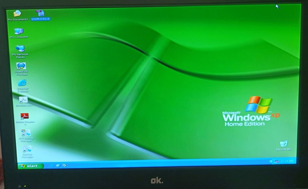 Vând PC retro cu Windows XP!