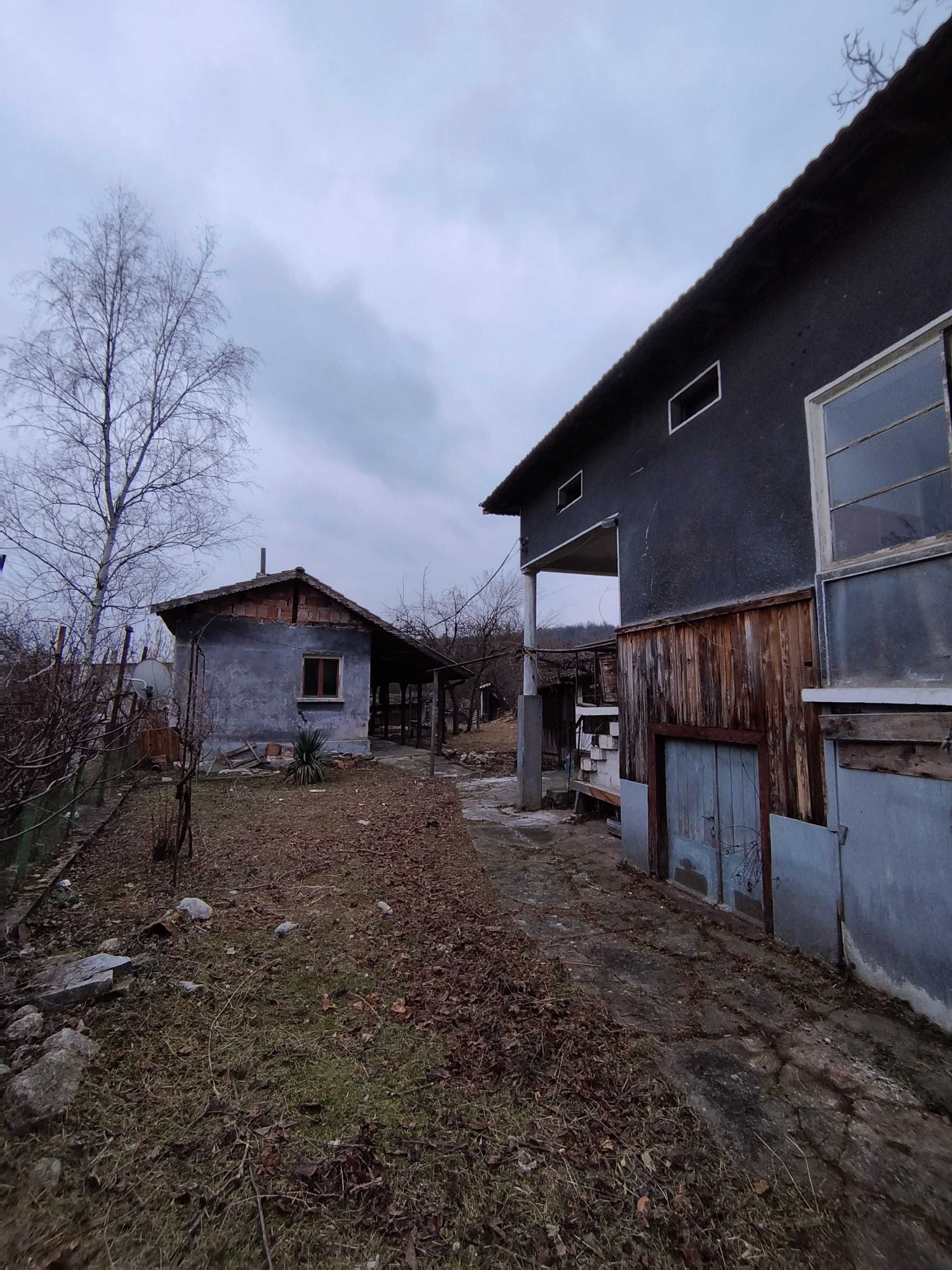 Продавам къща в село мотавица