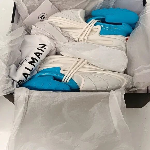 Vand adidasi balmain paris nr 41
