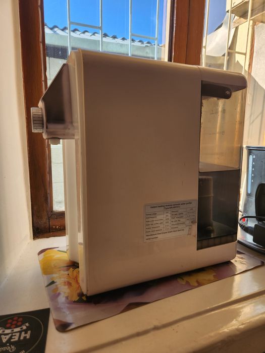 Настольный фильтр для воды.