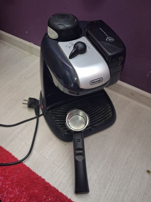 Продавам кафе машина