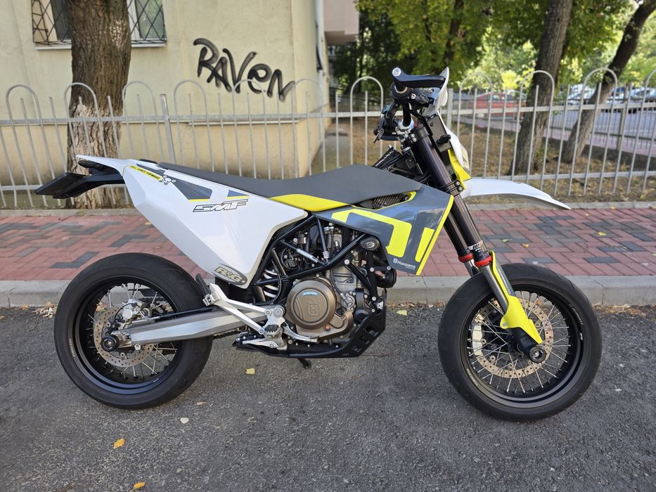 Husqvarna 701 Supermoto 2022
