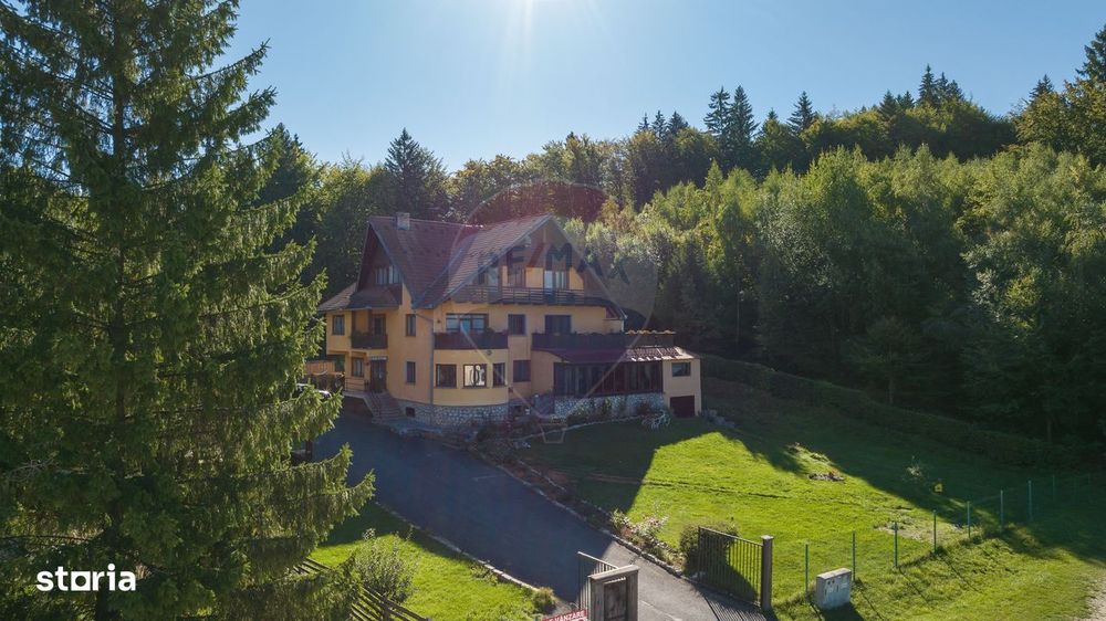 Vilă S+P+E+M | 878 mp utili | teren 1.404 mp | în Poiana Brașov