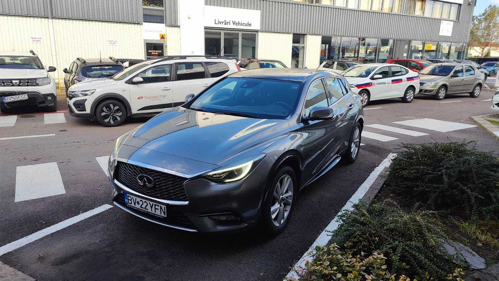 Masina Infiniti Q30, 63000 km, GLA