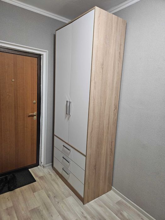 Продам шкаф в прихожую.