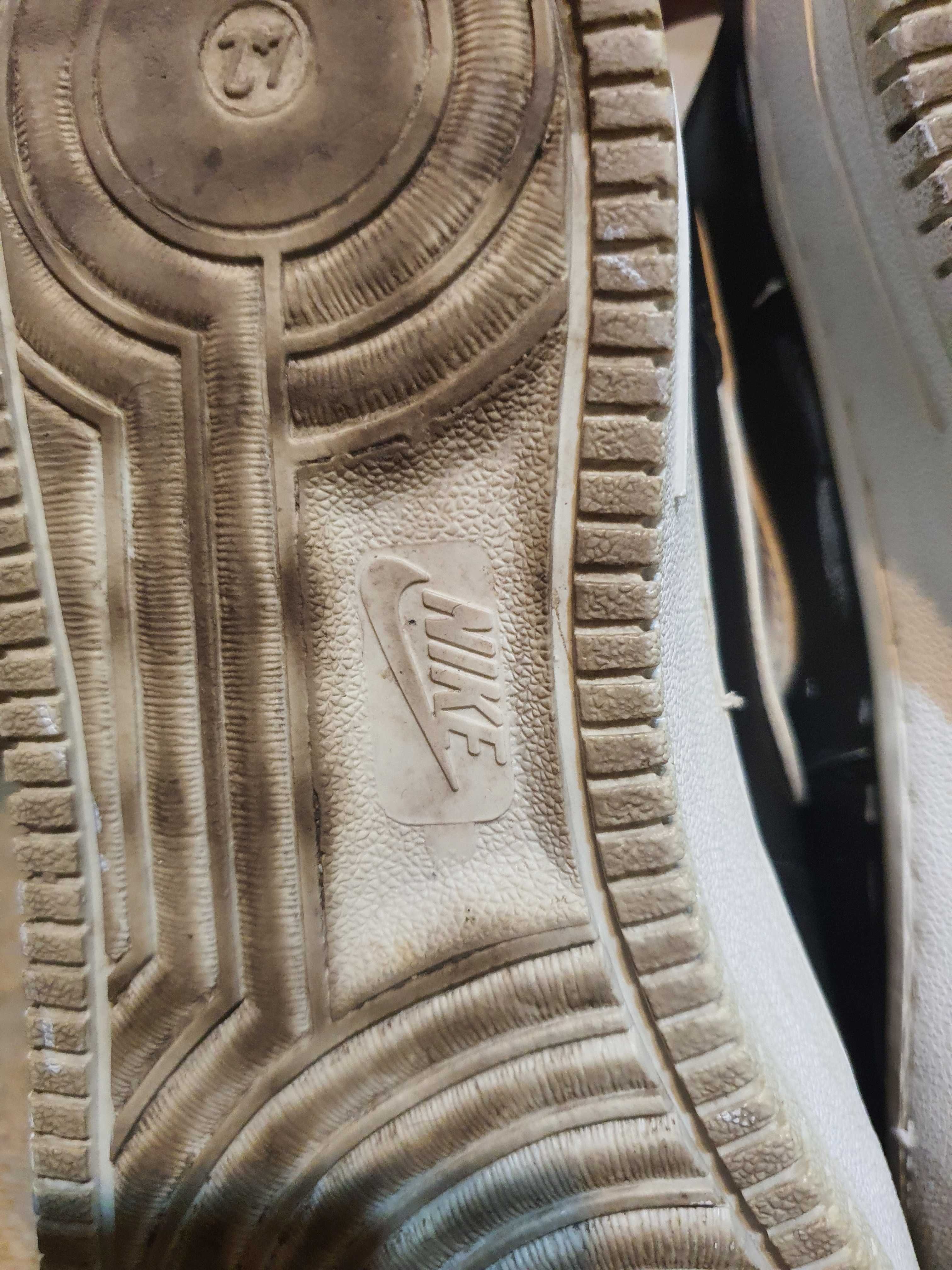 Маратонки Nike 42 номер.