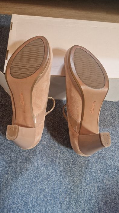 Обувки Clarks, номер 39.