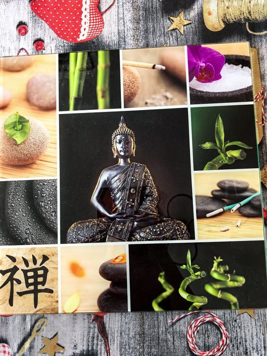 Стъклена картина на Буда