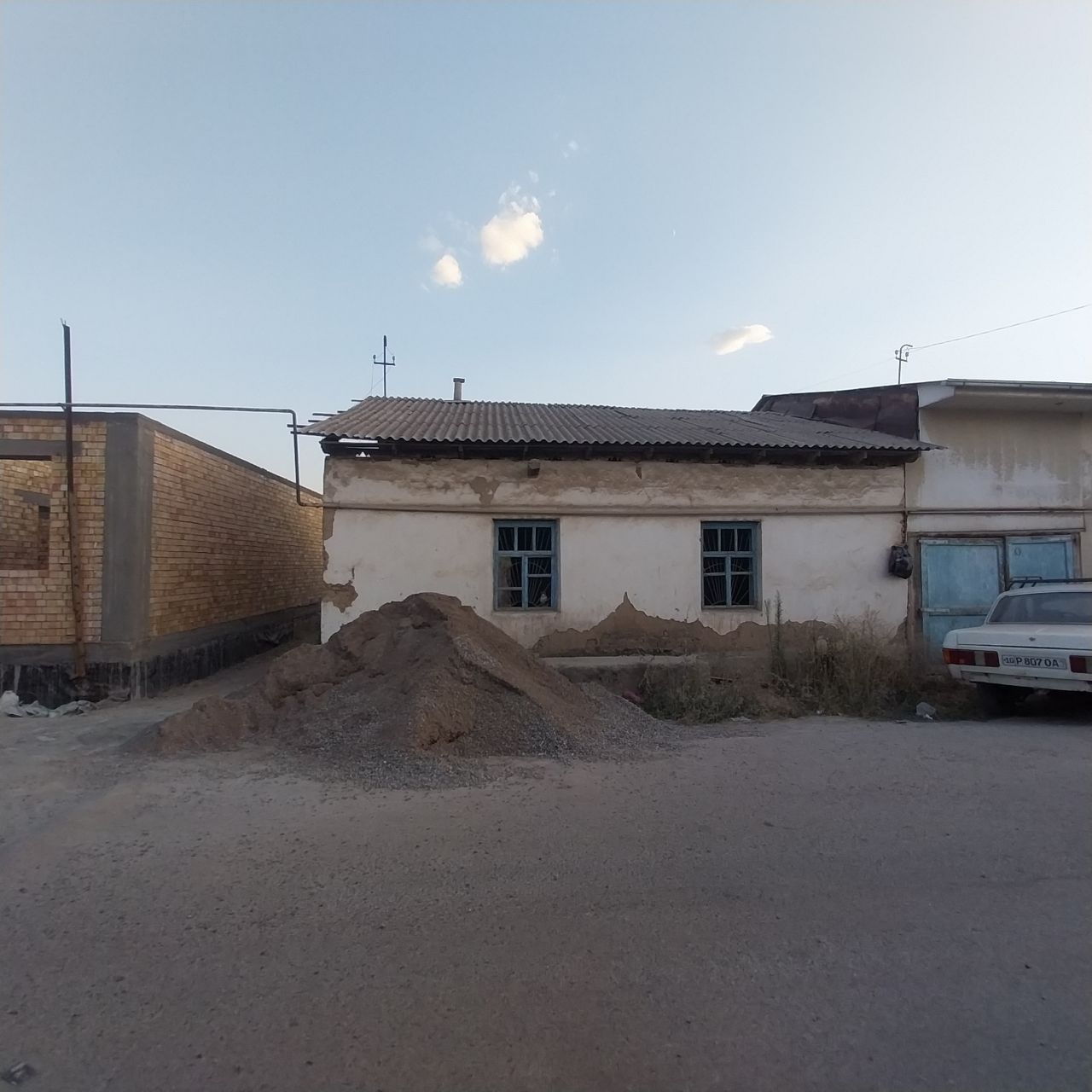 Sergeli index moshina  bozor oldida
