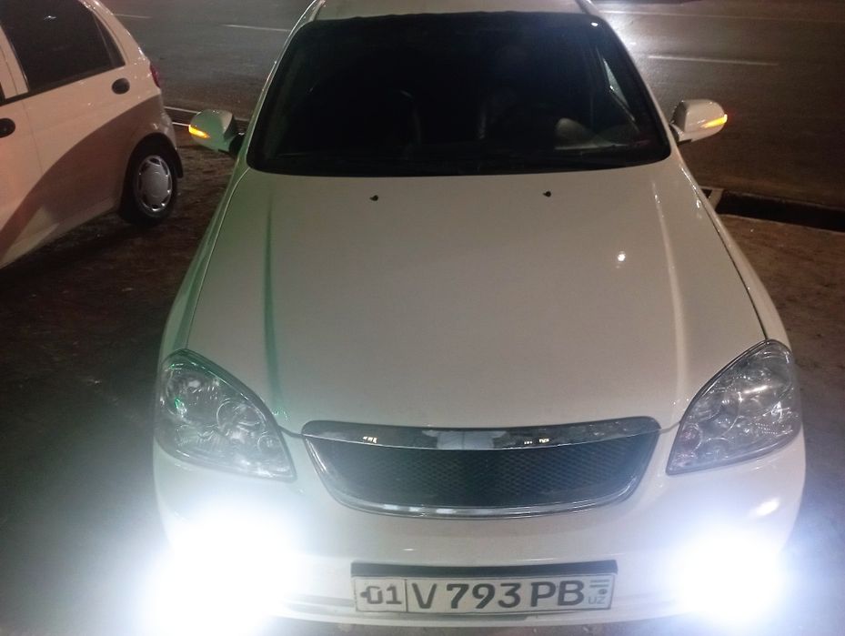 Lasetti 2012 sotiladi srochni