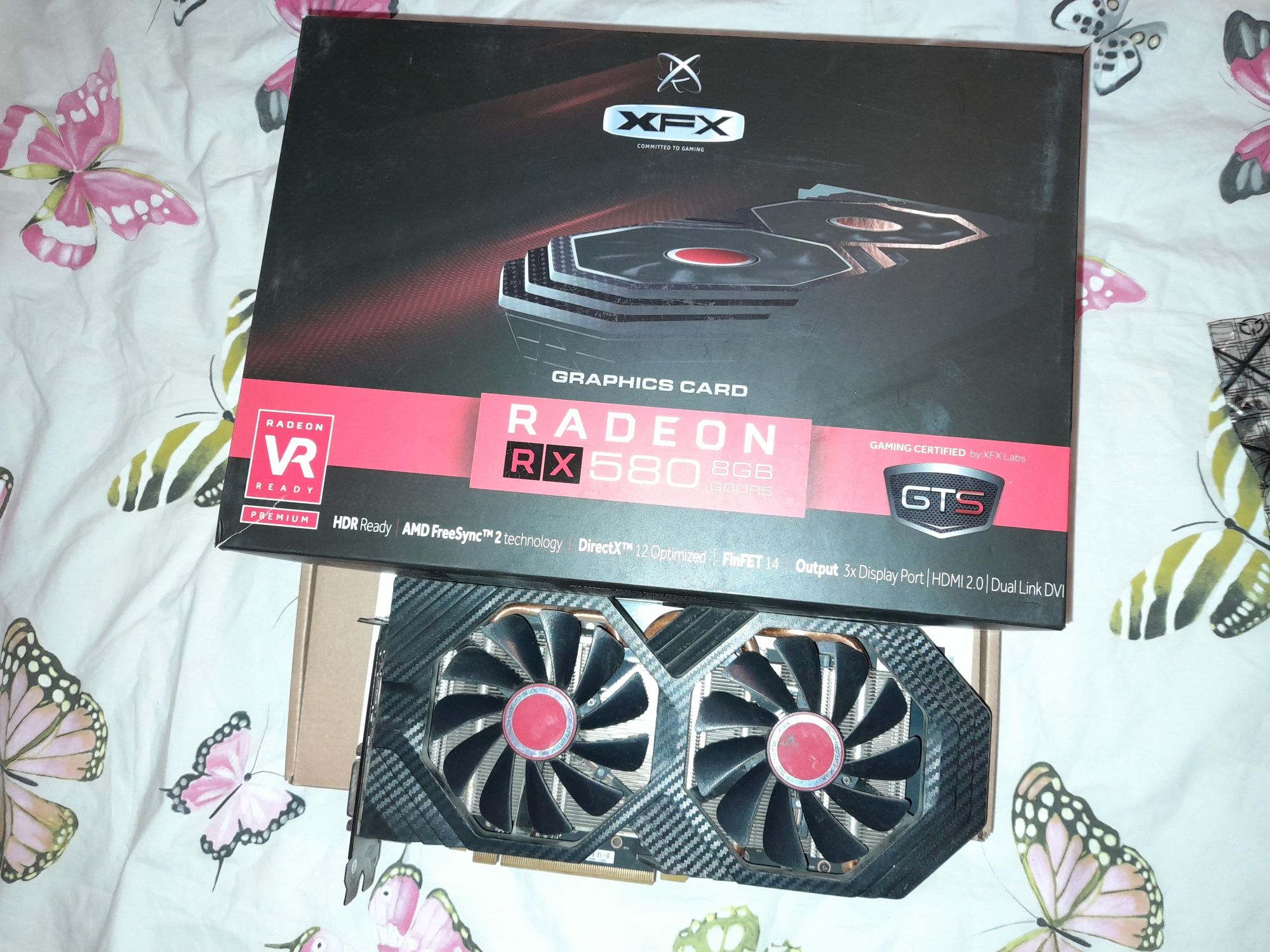 Placa video RX 580 pentru jocuri