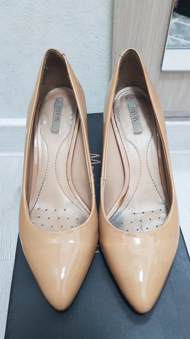 Продам туфли классические