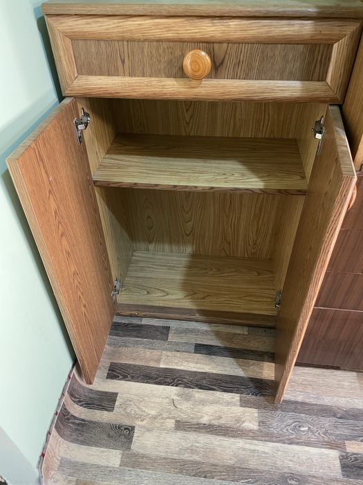 Продам мебель,тремо и комод