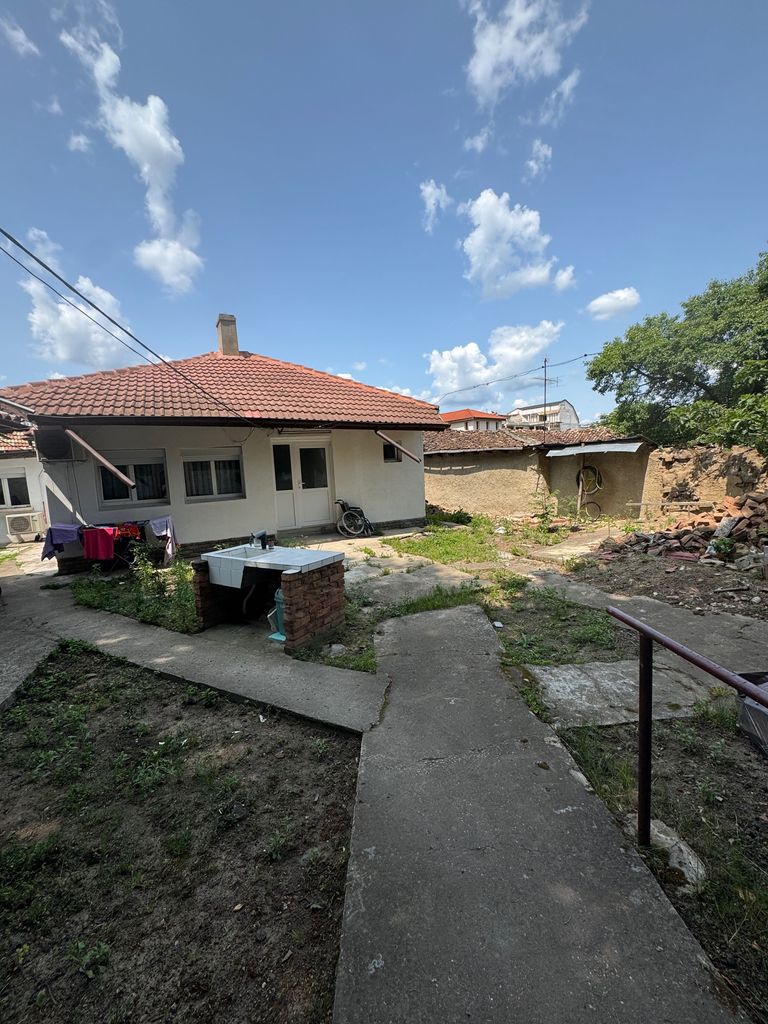 Продава се Къща в Добрич, Център - 120 кв.м за 1488 €/кв.м - Снимка #16