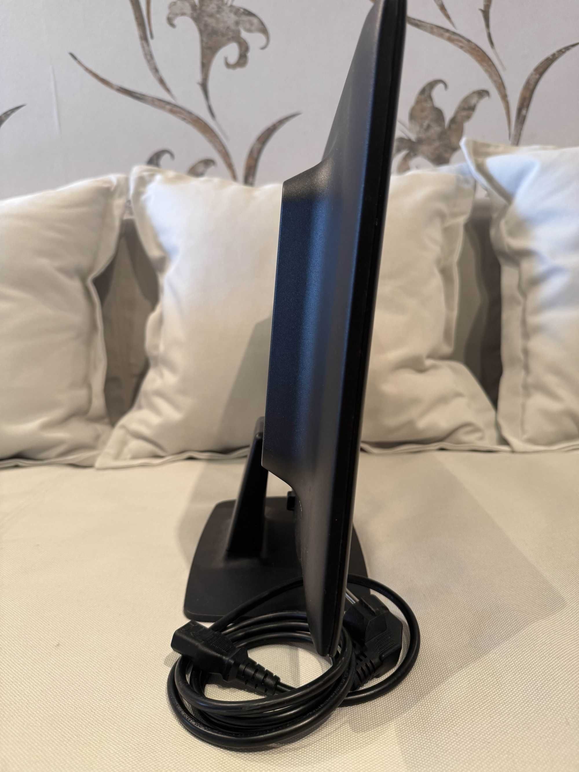 HP ProDisplay P201 – 20" монитор + кабел