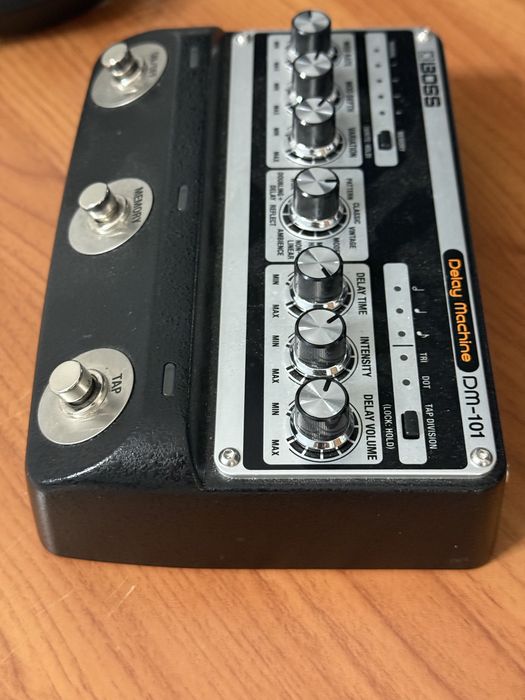 Продам гитарную примочку Boss DM-101 Delay Machine