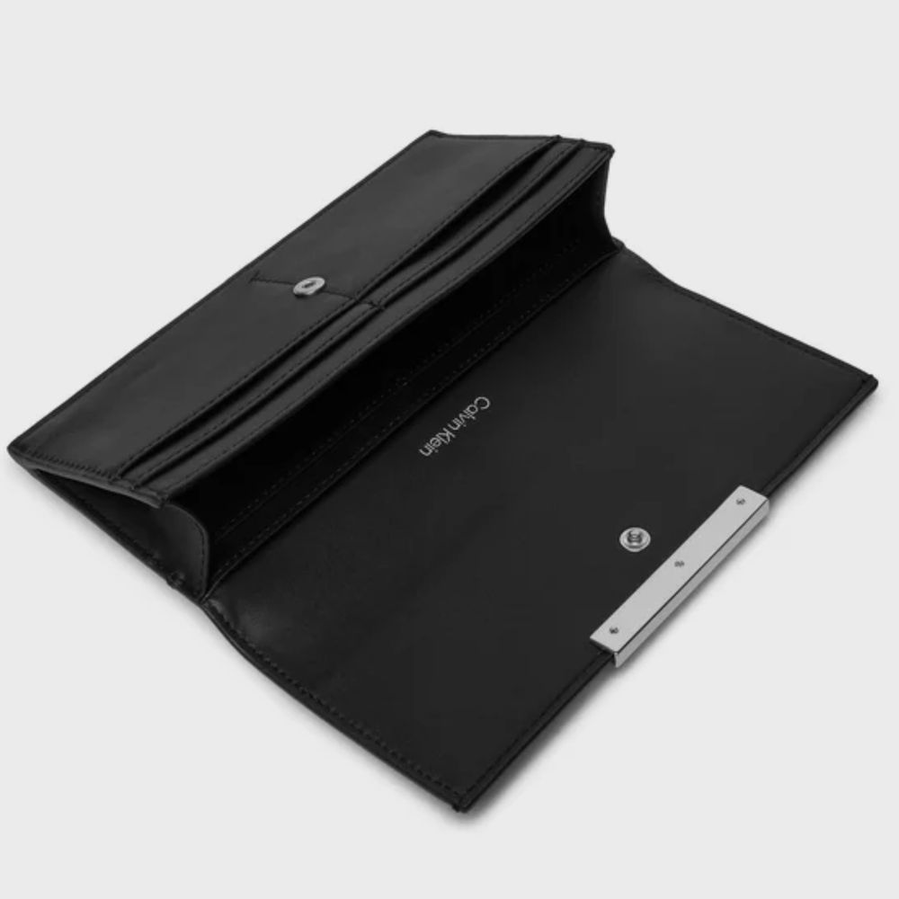 Оригинално дамско клъч портмоне Calvin Klein K60K612190